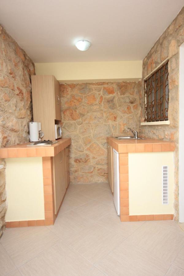 Apartments And Rooms By The Sea Medveja, Opatija - 2305 Lovran Eksteriør billede