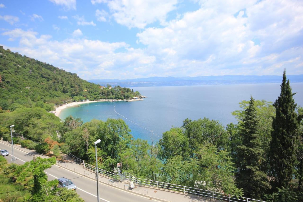 Apartments And Rooms By The Sea Medveja, Opatija - 2305 Lovran Eksteriør billede